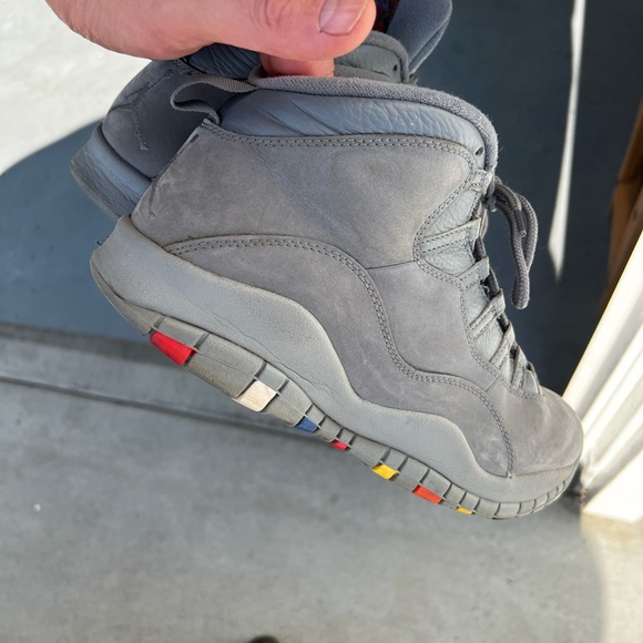 Jordan’s wolf grey - Picture 1 of 5